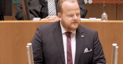 hogyan kezeljük a rövidlátást 16 évesen látomás 150 Látok valamit, ami nem az