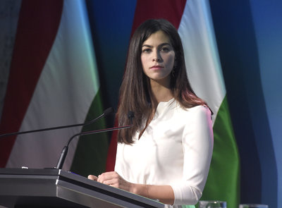 Szentkirályi Alexandra: Karácsony hátsó ajtókon keresztül menekül - videó