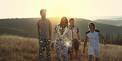 Exkluzív stúdiókoncerttel búcsúzik az Intim Torna Illegál