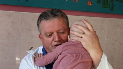 Mindennap kiüresíti magát a rákos gyermekek lelki gyógyítója