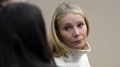 Több mint százmillió forintra perlik Gwyneth Paltrow-t, aki állítólag egy síbalesetben agysérülést okozott egy férfinak
