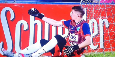 A világbajnok brazil focilegenda nevetséges szimulálását másolta az argentin kapus - videó
