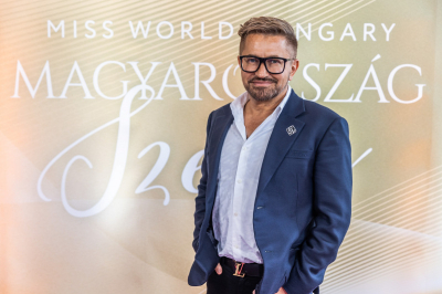 Nem hiszed el, hogyan rendelte meg negyedi Ferrariját Jákob Zoli