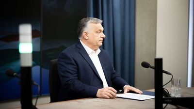 Így lehet busás hasznot húzni Orbán gyalázásából