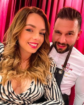 A gyermeke veszélyeztetésével vádolják a kommentelők Rácz Jenőt és feleségét, Gyuricza Dórit