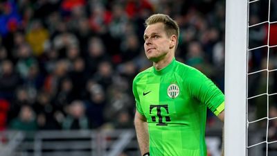 Dibusz Dénes újabb elismerést kapott az UEFA-tól