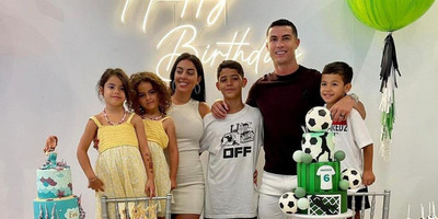C. Ronaldo szexi felesége dögös miniruhában ünnepelte az ikrek születésnapját - képek