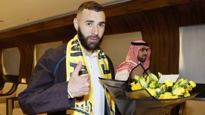 Benzema érkezésére kitört az őrület, telt ház lesz a bemutatásán + videó