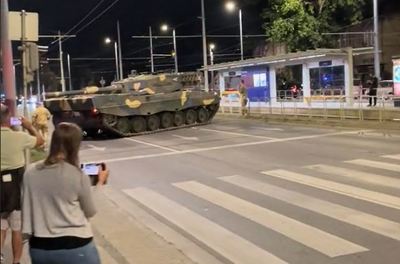 Éjszaka váratlanul megjelent egy Leopard 2-es harckocsi a Hungária körúton