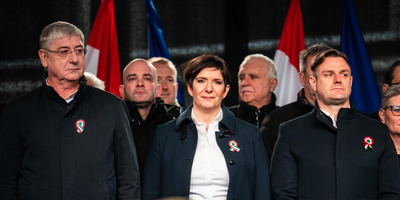 Adóemelésekről és brüsszeli behódolásról szól Gyurcsányék programja