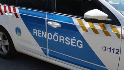 Most kaptuk: a Petőfi hídnál zuhant a Dunába egy fiatal nő