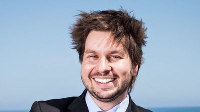 A Soros-féle jogvédő, akinek a testvére számlagyárat működtetett + videó