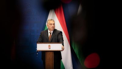 Orbán Viktor: gazdasági fétisek dőlnek meg