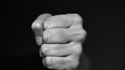 Erőszakba torkollott az influenszer-tüntetés Erőszakba torkollott az influenszer-tüntetés