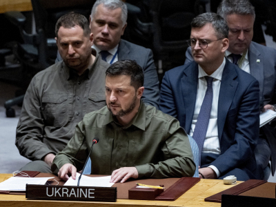 Zelenszkij mindenkit el akar taposni: az ukrán elnök veszélyes őrjöngésbe kezdett