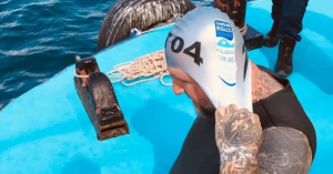 Láb nélkül úszta át a Boszporuszt egy magyar férfi + videó