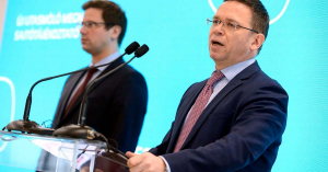Fürjes Balázst indítaná Gulyás Gergely körzetében a Fidesz 2022-ben