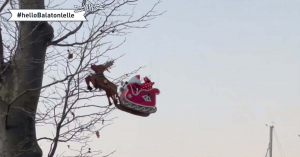 A Balaton fölött filmezték le a Mikulást – videó!