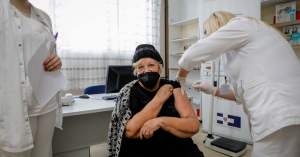 Vakcina: Szerbia előnyére vált, hogy nem tagja az EU-nak