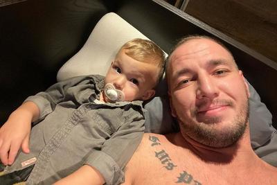 Megható fotót posztolt Curtis: exe, Krisztike is hozzászólt - Fotó