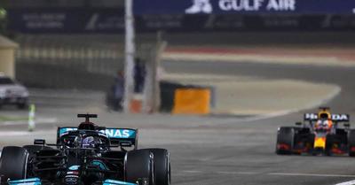 F1: Hamiltonnak lehetett, Verstappennek nem – a versenyigazgató indokolt