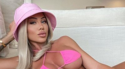 Alig fedi mellbimbóit a gigamellű szőke modell aprócska bikinije – 18+ fotó