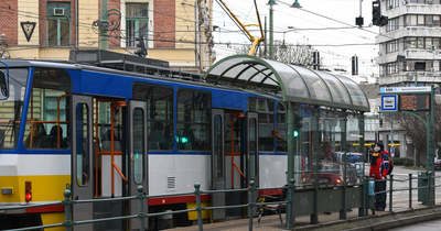 Vádat emeltek a villamosközlekedést két órán át blokkoló önkormányzati képviselővel szemben