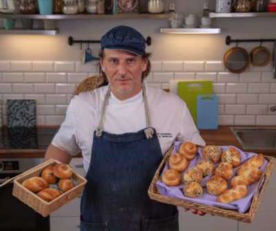 Szabi, a pék tippjei: mi a különbség a hagyományos és a porélesztő között?