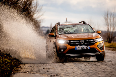 Soha nem látott korlátozást vezetnek be a Dacia és a Renault autóiban