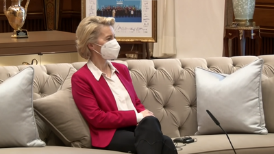 Von der Leyen: Megbántva és megsértve éreztem magam nőként és európaiként is (videó)