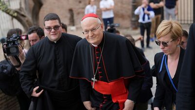 „Van az emberekben egyfajta hívő nyitottság.” – reménnyel teli szavakat osztott meg Erdő Péter, mielőtt elvonult a pápaválasztási konklávéra