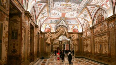 Tíz szoba, orvosi lakosztály és magánkápolna – így néz ki XIV. Leó pápa rezidenciája - Galéria!