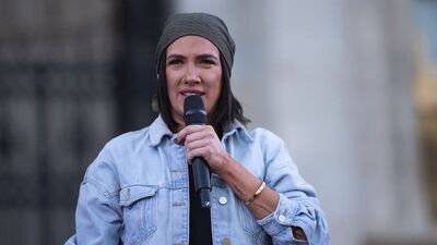Tóth Gabi felkarolta a hajléktalanná vált sztárban sztárost