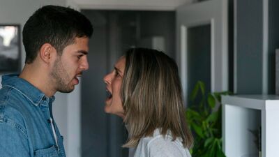 "Mit tegyek? A feleségemmel már öt éve házasok vagyunk, de még mindig nem feküdtünk le!"