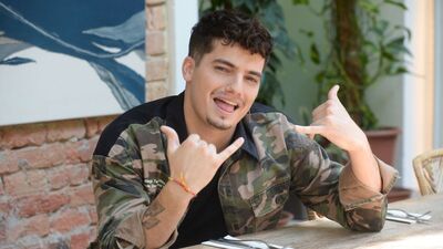 "Ahol ő megjelenik, ott elviszi a showt" – nem hiszed el, ki tűnt fel Marics Peti új klipjében!