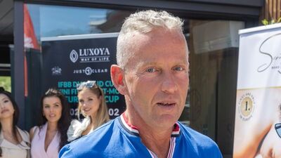 Schobert Norbi alaposan pórul járt az ebéddel, amit saját oldalukról rendelt