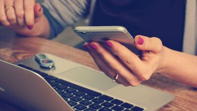 Töröld az üzenetet! 10 perc alatt törik fel a telefonod a hackerek!