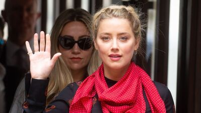 Amber Heard visszatér a reflektorfénybe három évvel Johnny Depp pere után